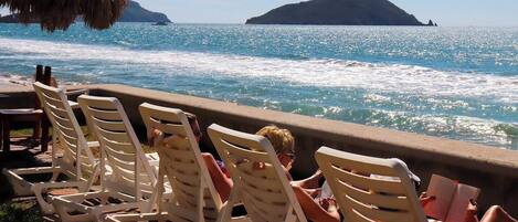 Villa, aan zee | Terrein van de accommodatie