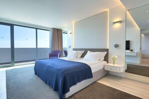 1 bedroom, in-room safe, desk, blackout drapes