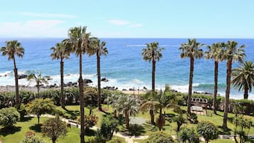 Junior Suite, Sea View | 1 bedroom, minibar, individually decorated, desk