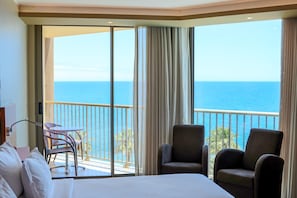 Habitación clásica con 2 camas individuales, vista al mar | 1 habitación, minibar, decoración personalizada y escritorio