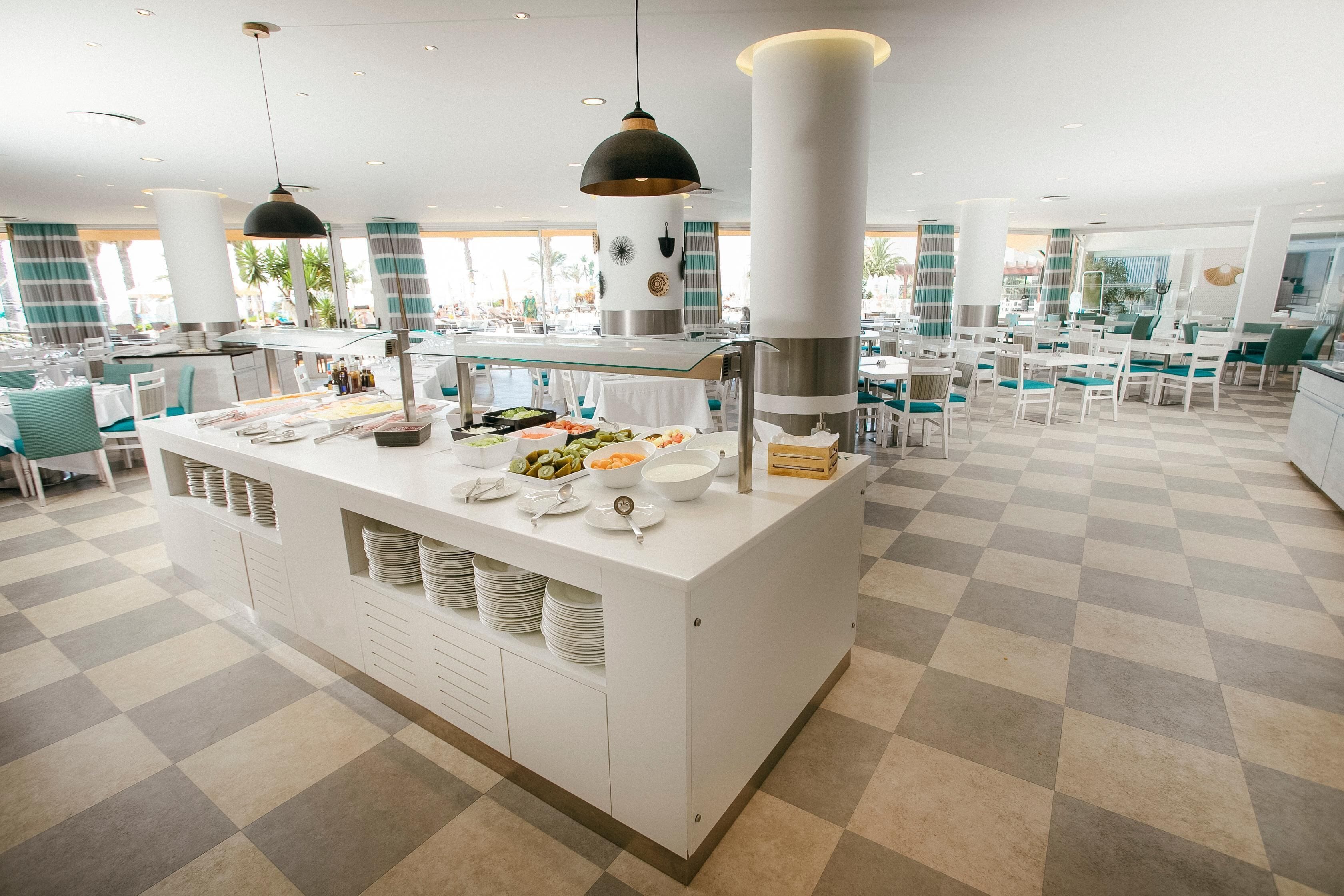 2 restaurants, breakfast, lunch, dinner served; international cuisine