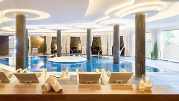 Couples treatment room(s), sauna, steam room