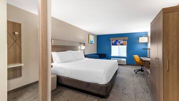 Standard Room, 1 King Bed with Sofa bed | In-room safe, desk, iron/ironing board, free WiFi