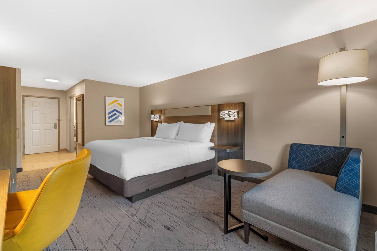 In-room safe, desk, iron/ironing board, WiFi (free)