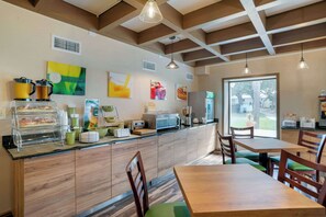 Free daily buffet breakfast