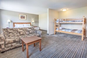 Studiosuite, Mehrere Betten, Nichtraucher | Zimmersafe, Verdunkelungsvorhänge, Bügeleisen/Bügelbrett