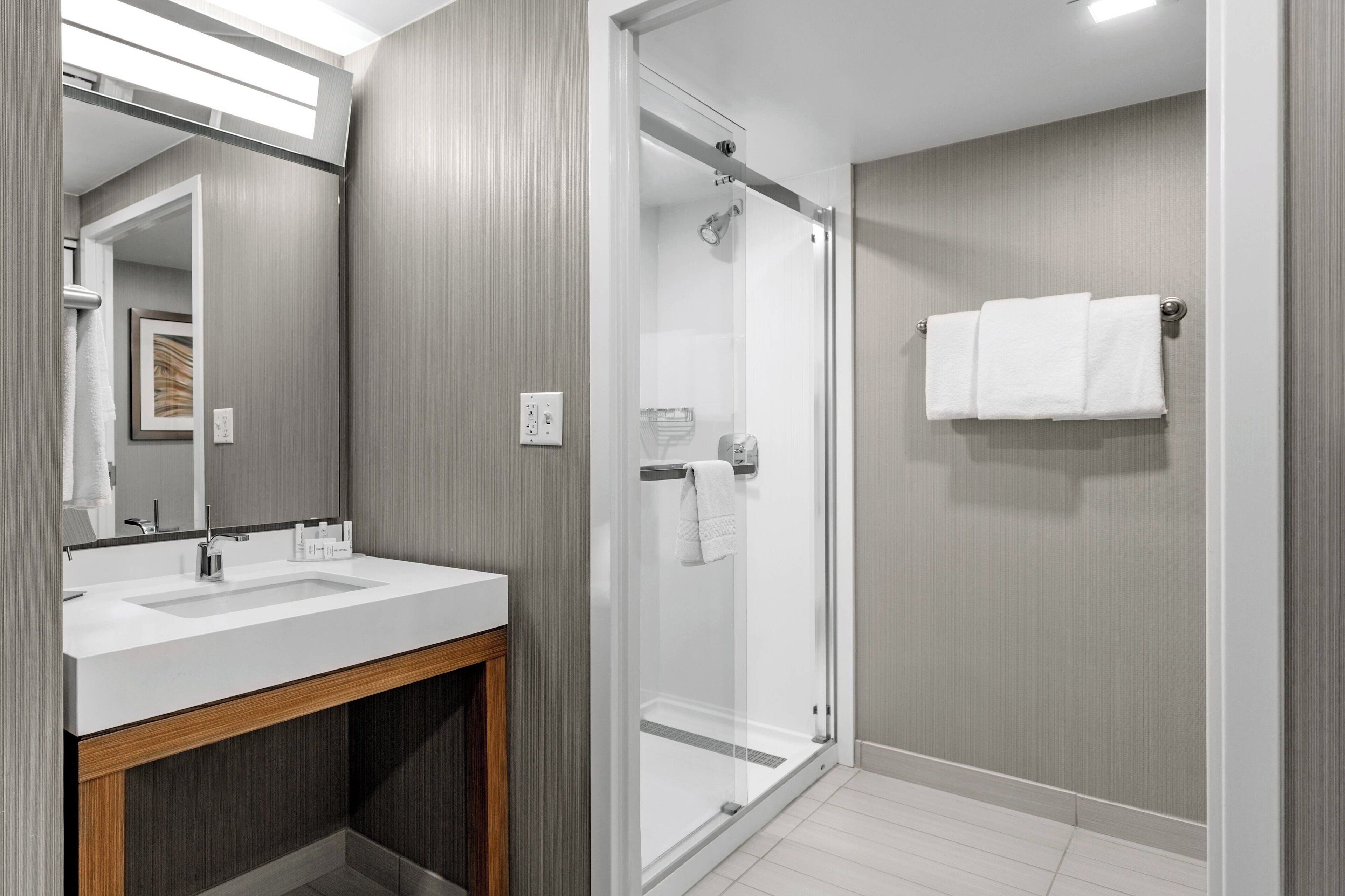 room, 1 king bed with sofa bed | bathroom | combined shower/bathtub, hydromassage showerhead, free toiletries