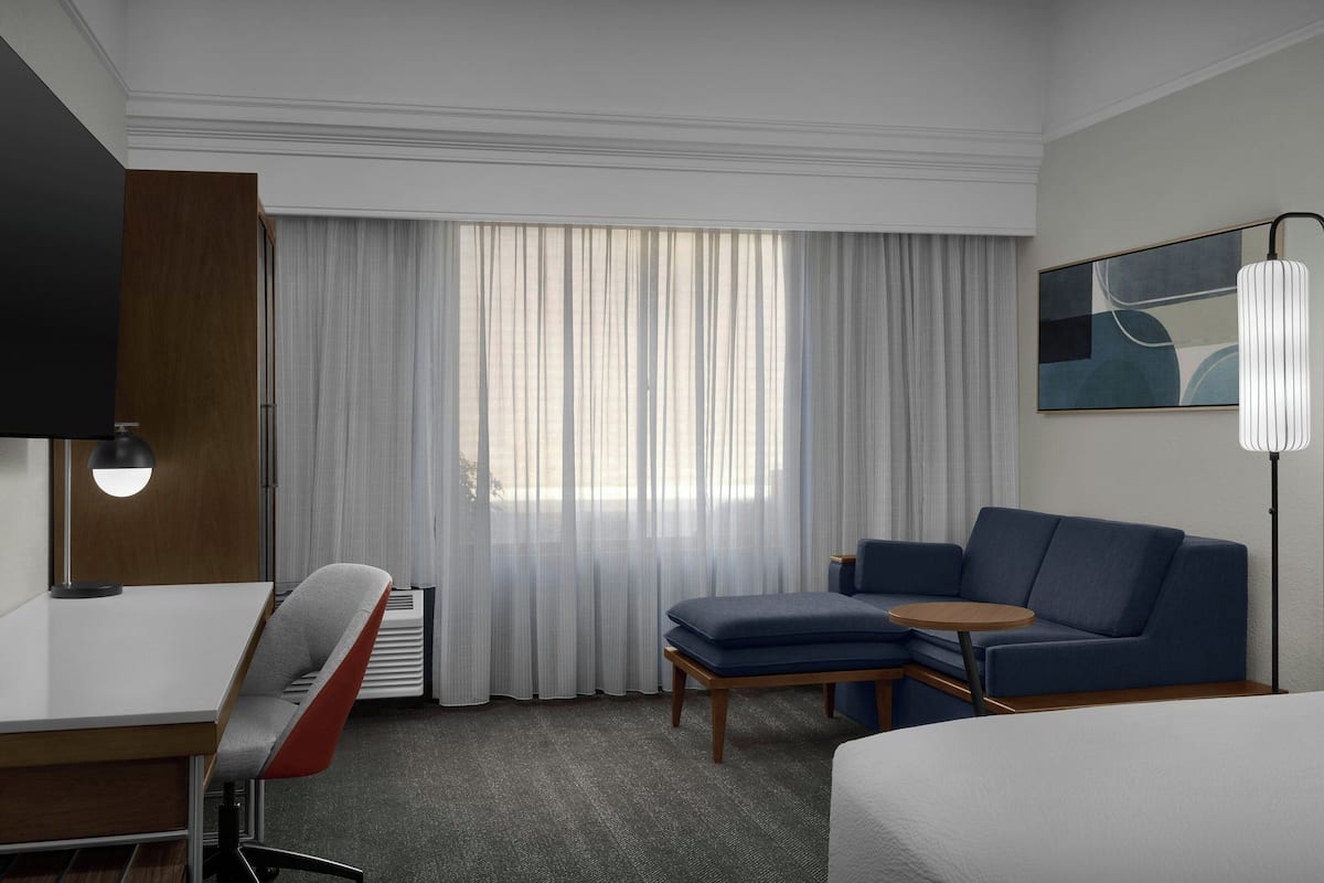 Ropa de cama de alta calidad y escritorio