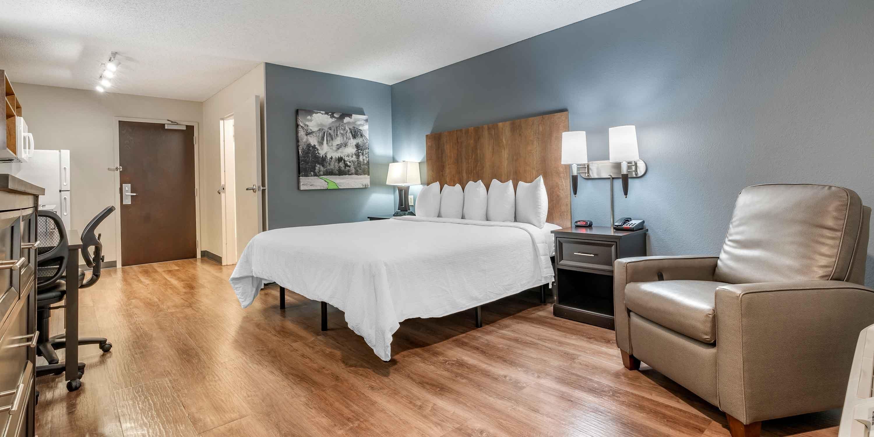 Studio | Premium bedding, desk, blackout curtains, iron/ironing board