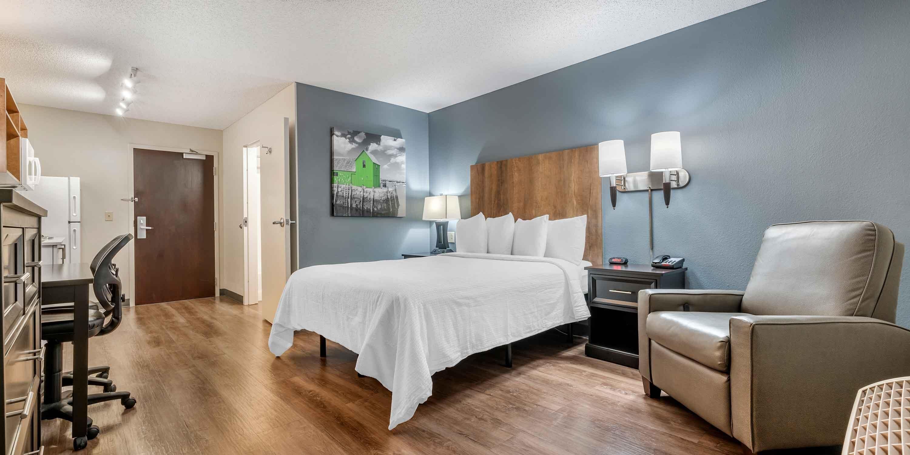 Studio | Premium bedding, desk, blackout curtains, iron/ironing board