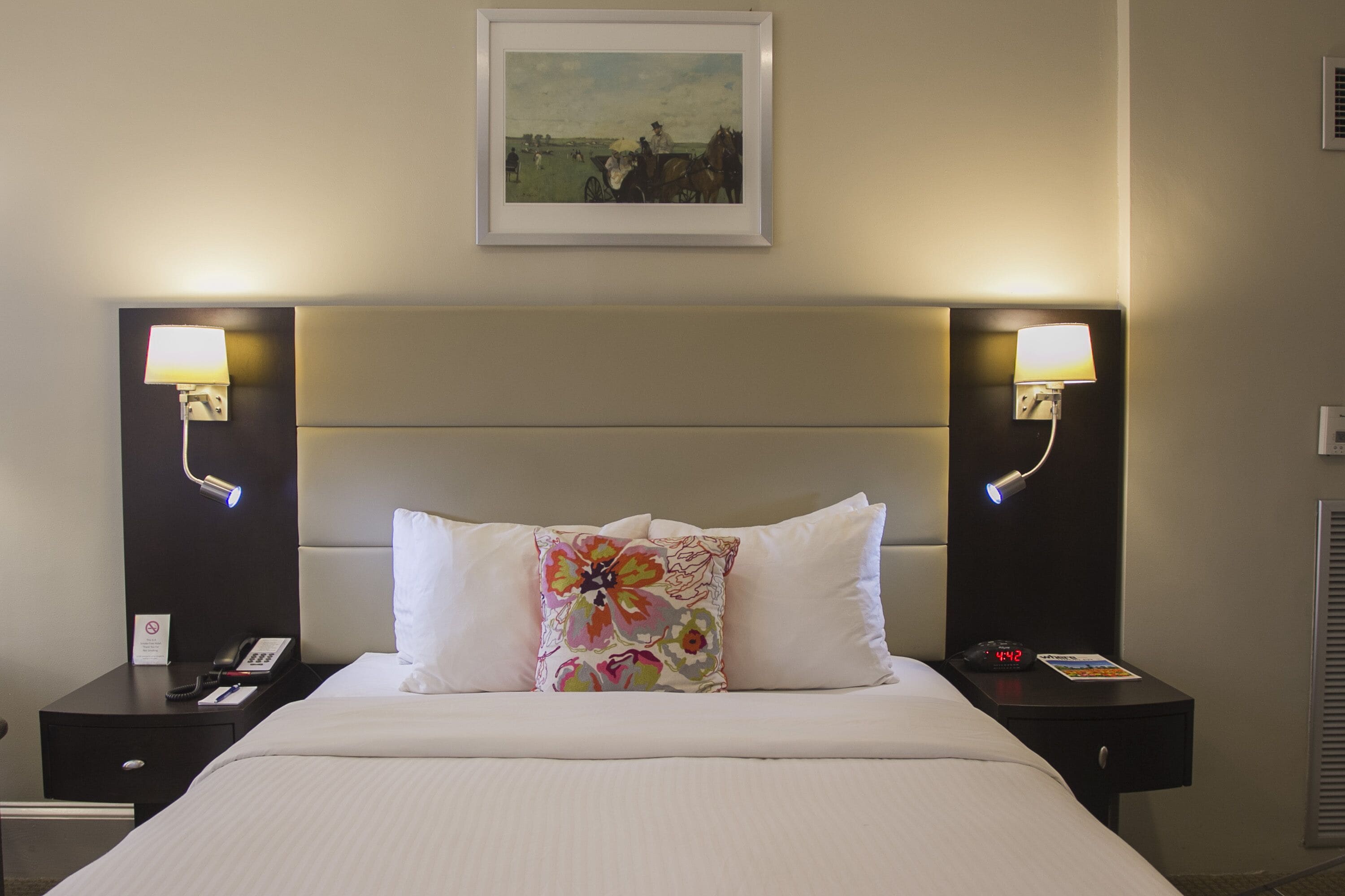 deluxe room, 1 queen bed | premium bedding, down duvets, in-room safe, laptop workspace