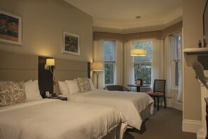 Chambre double pour 1 personne (Luxury Double) | Literie de qualité, couette en duvet, coffre-fort