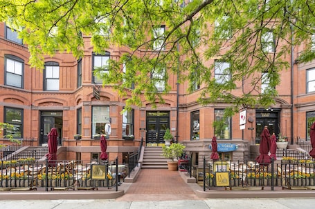 Facciata della struttura. Newbury Guest House