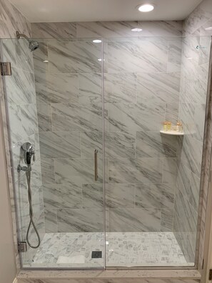Deluxe Room, 1 Queen Bed | Bathroom | Shower, designer toiletries, hair dryer, bathrobes - Newbury Guest House (Boston)