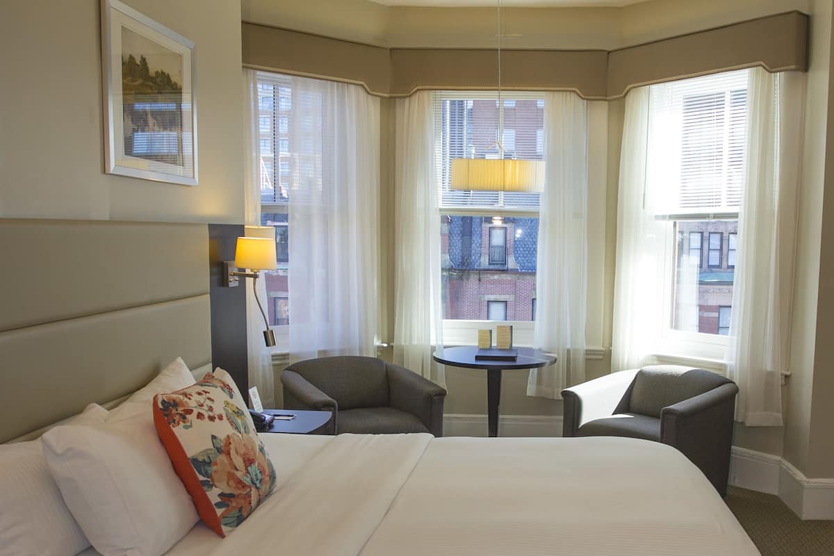 Bay Window King, 1 King Bed