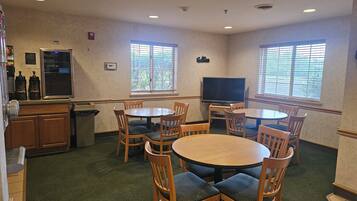 Free daily continental breakfast