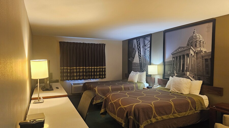 Super 8 by Wyndham Ava