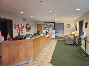 Reception - Super 8 by Wyndham Ava (Ava)