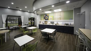 Free daily continental breakfast