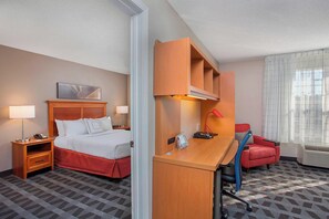 Suite, 1 habitación | Ropa de cama de alta calidad, caja fuerte, escritorio