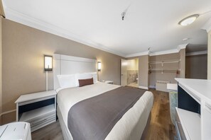 Bureau, Wi-Fi gratuit, draps fournis, réveils