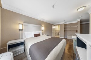 Room, 1 Queen Bed, Accessible | Desk, free WiFi, bed sheets, alarm clocks