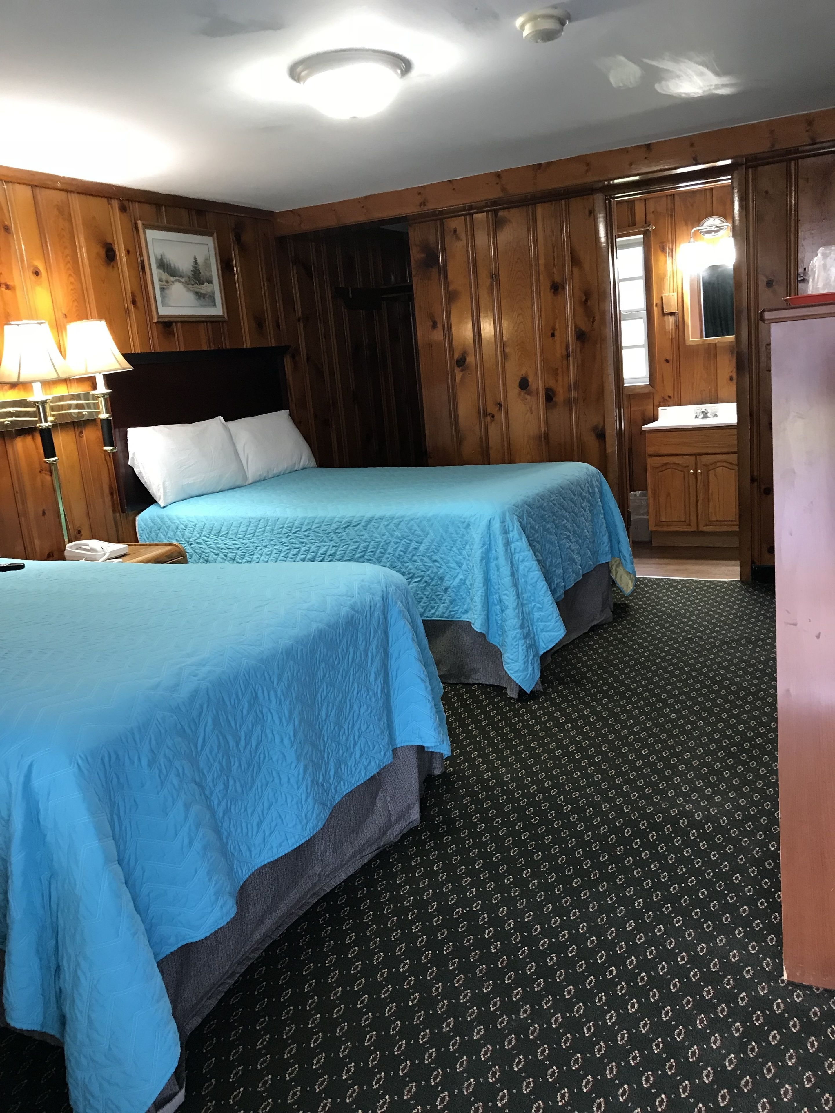 Zimmer, 2 Doppelbetten, Nichtraucher, Kühlschrank und Mikrowelle