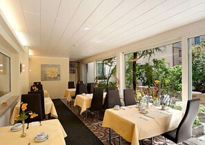 用餐