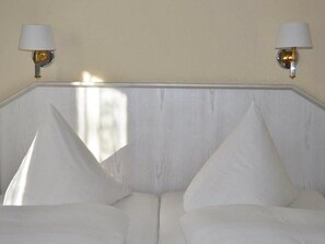 Quarto casal | Roupas de cama antialérgicas, cofres nos quartos, Wi-Fi de cortesia