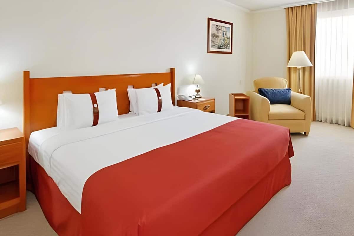 Minibar, in-room safe, desk, soundproofing