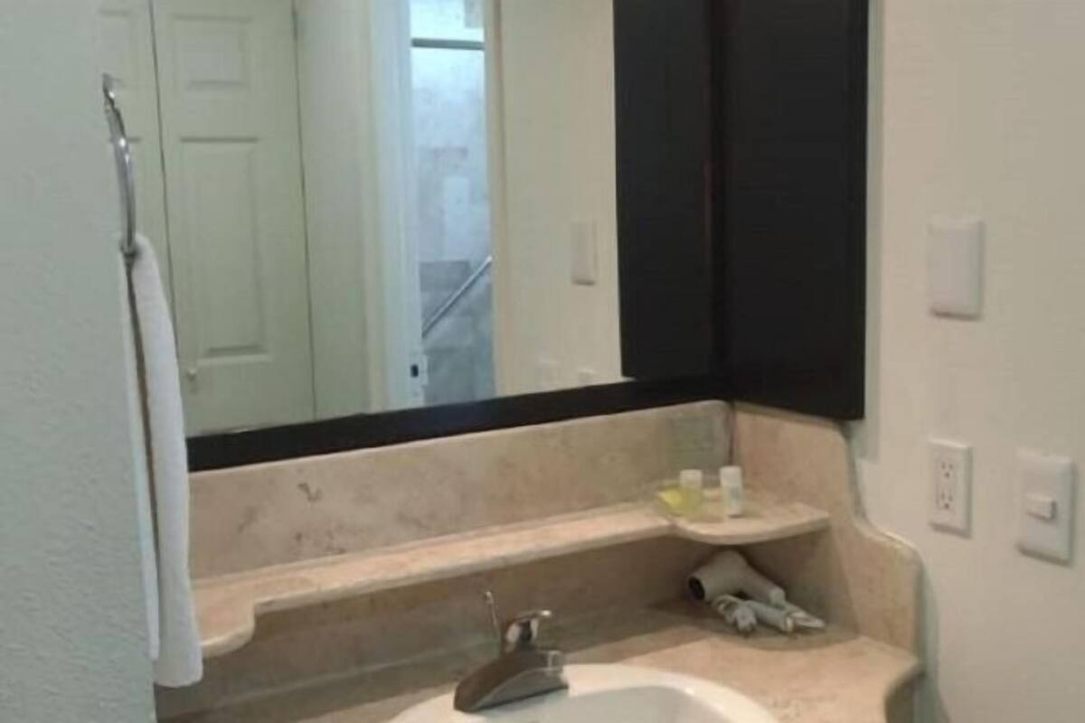 Bathroom | Free toiletries, hair dryer, towels
