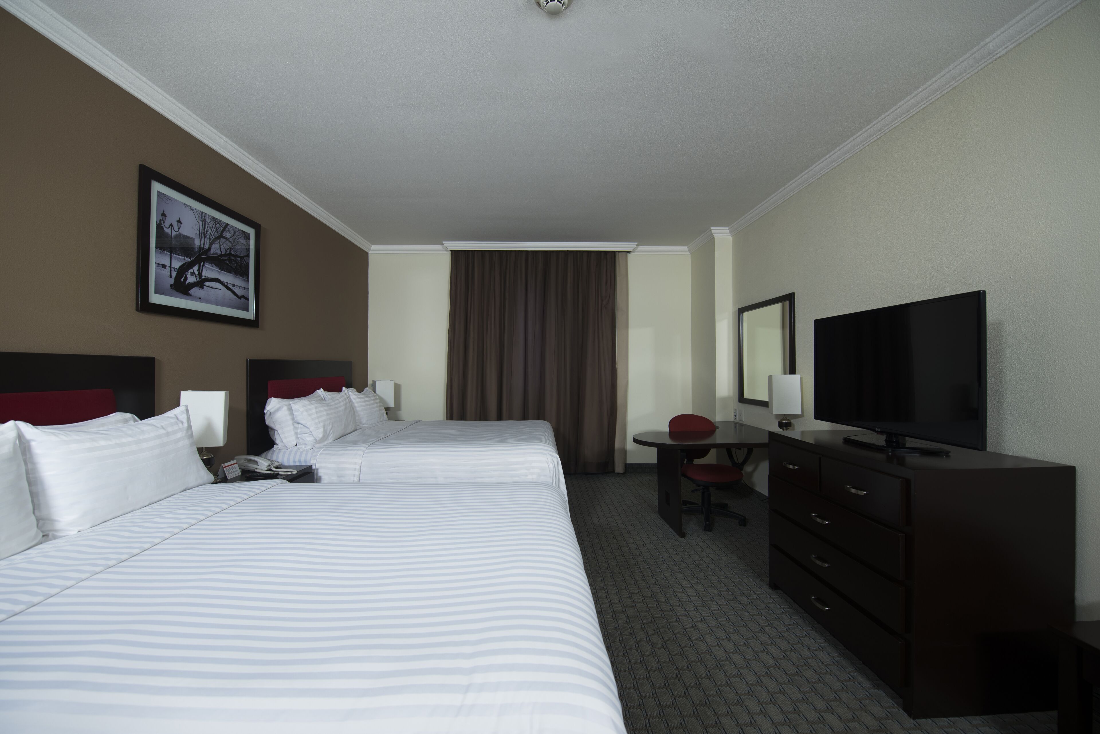 standard room, 2 queen beds | minibar, in-room safe, desk, soundproofing