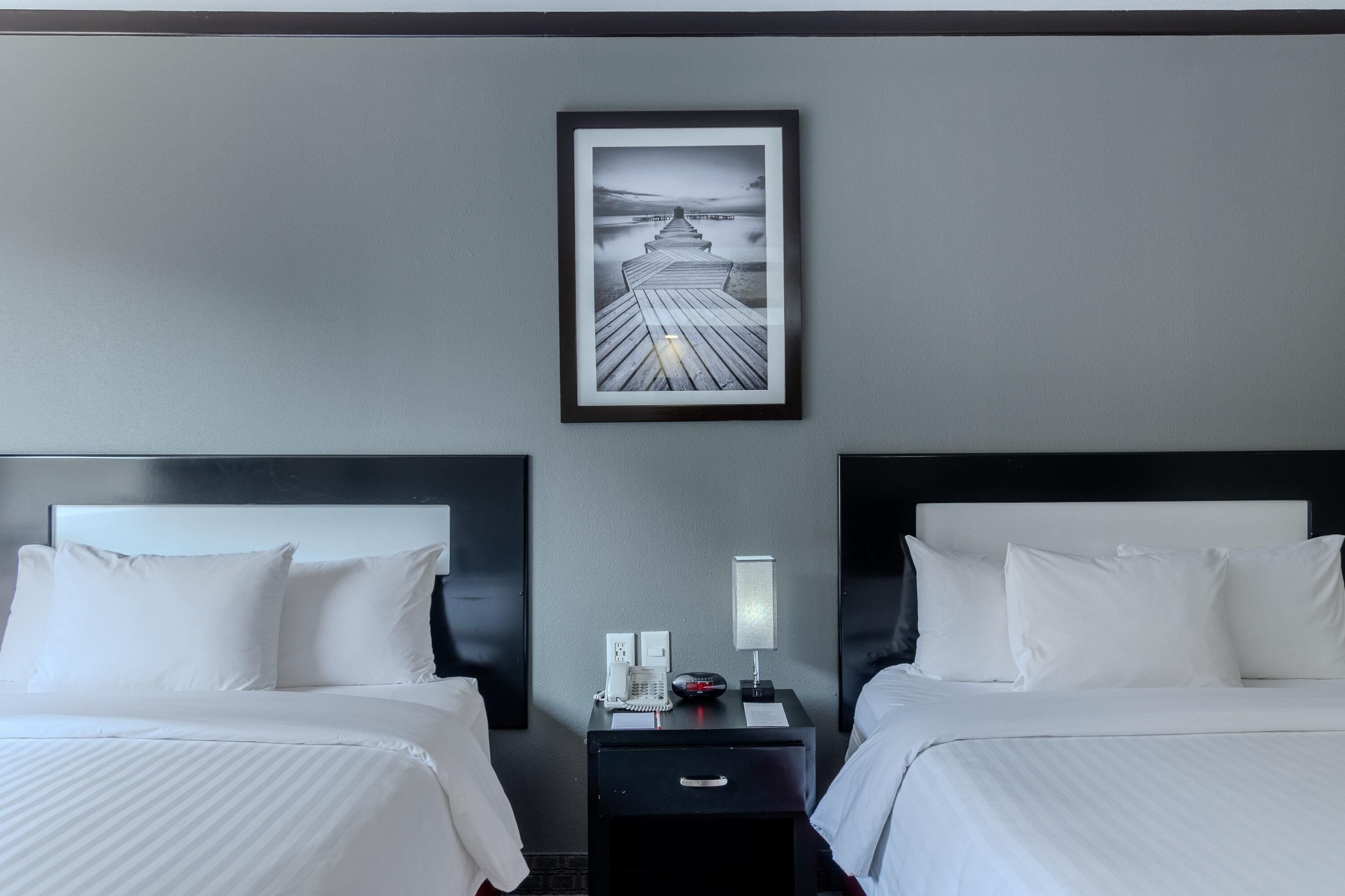 Minibar, coffres-forts dans les chambres, bureau, chambres insonorisées