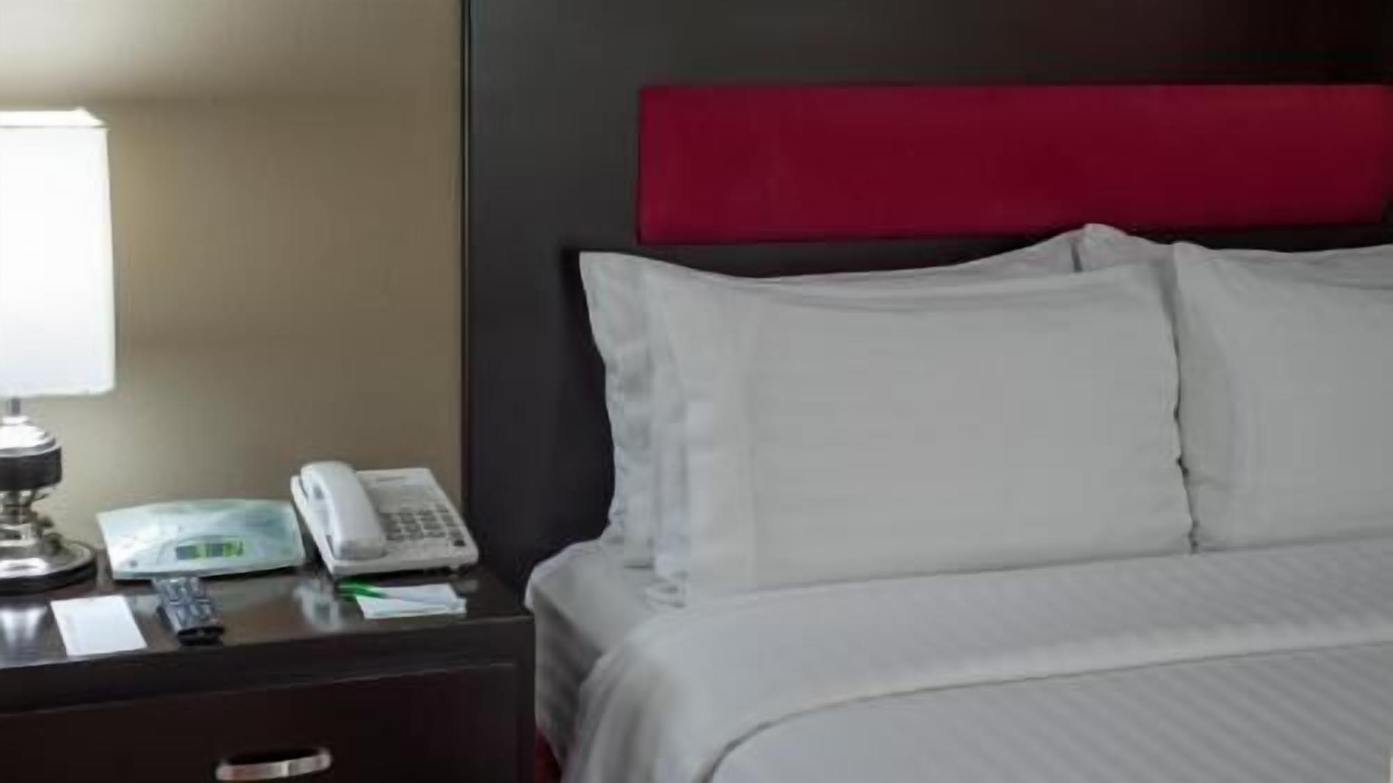 Minibar, coffres-forts dans les chambres, bureau, chambres insonorisées