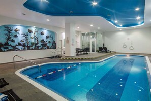 Indoor pool, pool loungers