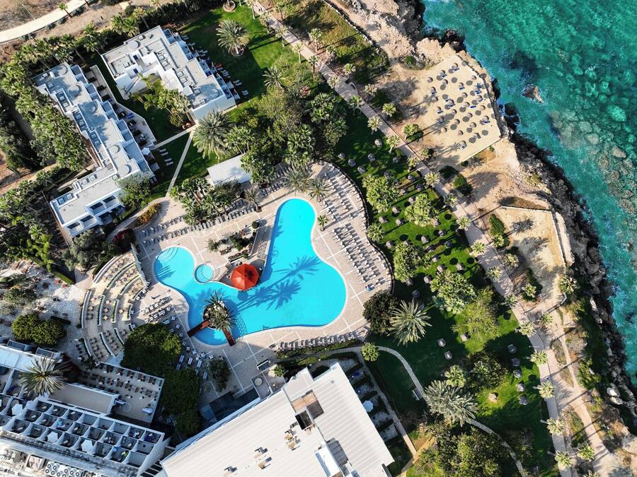 Indoor pool, 2 outdoor pools, pool umbrellas, pool loungers