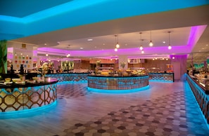 Bao gồm bữa sáng buffet hàng ngày