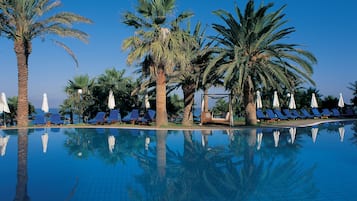 Indoor pool, 2 outdoor pools, pool umbrellas, sun loungers