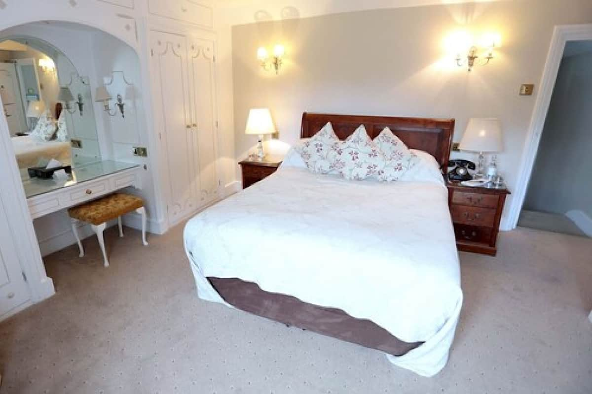 Deluxe Double Room | Egyptian cotton sheets, premium bedding, pillowtop beds, in-room safe