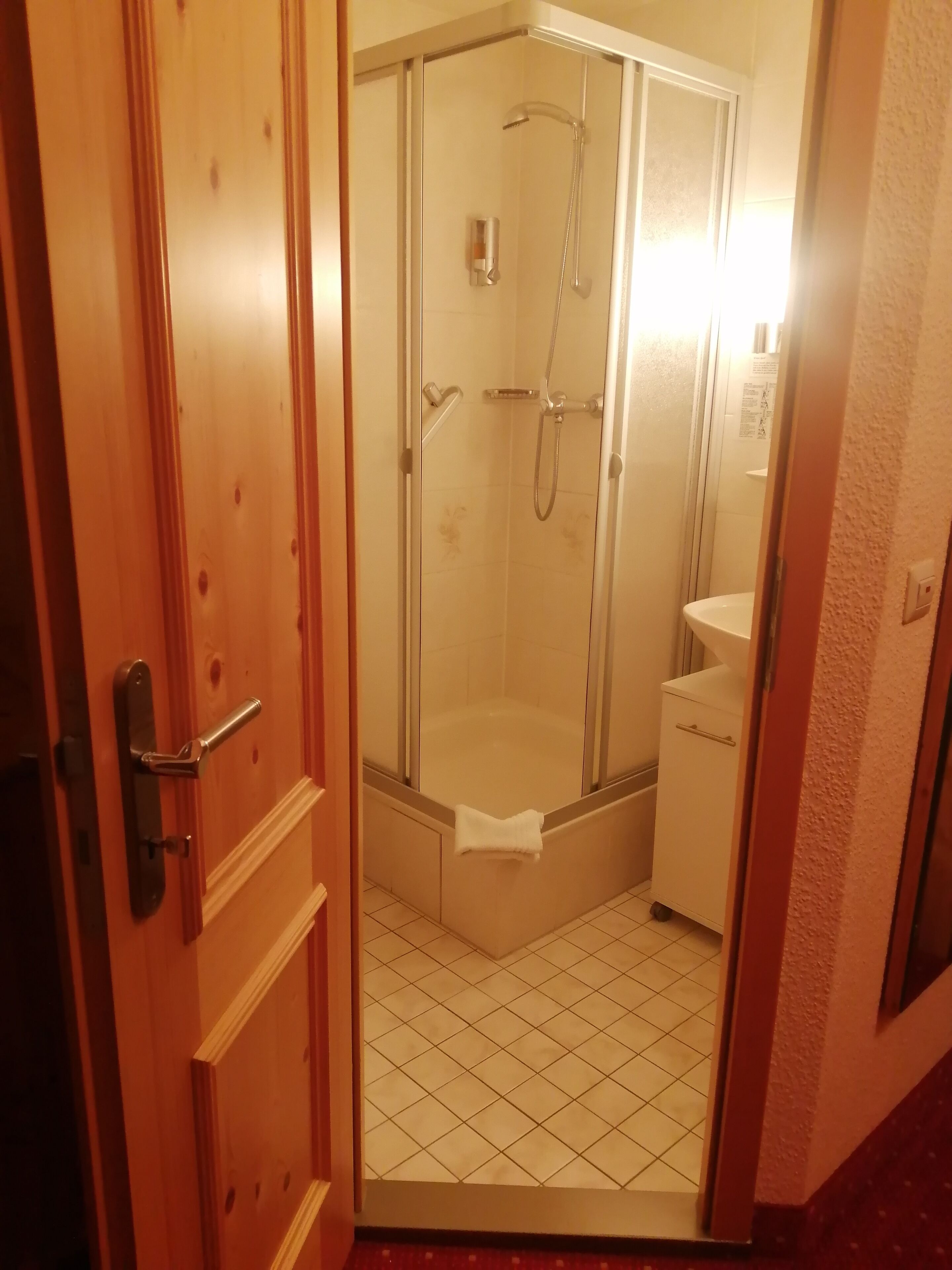 double room | bathroom | shower, hair dryer, towels