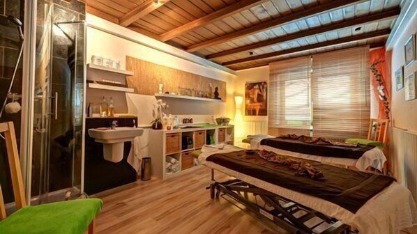 Aromatherapy, body scrubs, 1 treatment room, massages