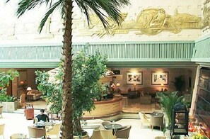 Lobby lounge