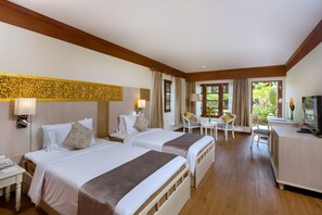 Deluxe Room, 2 Katil Bujang (Single), Non Smoking, Garden View | Peti besi dalam bilik, dihias secara berasingan 