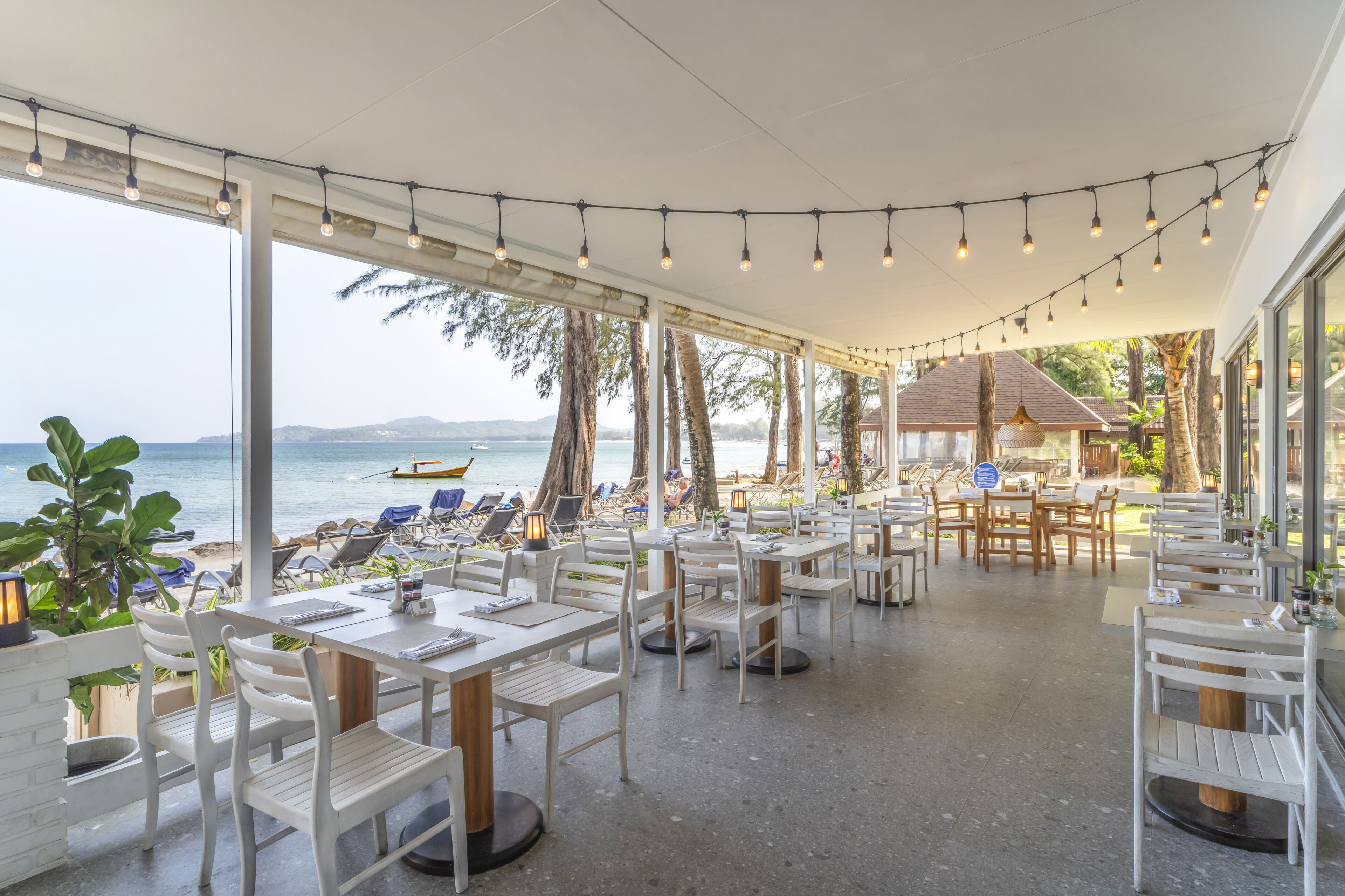 2 개의 레스토랑, 아침 식사 제공