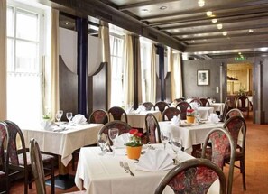 Tägliches inbegriffenes Frühstücksbuffet