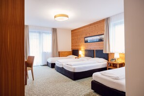 Tremannsrom | Safe på rommet, skrivebord, lydisolert og wi-fi (mot et tillegg)