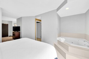Studio, 1 King Bed with Sofa bed | Private spa tub