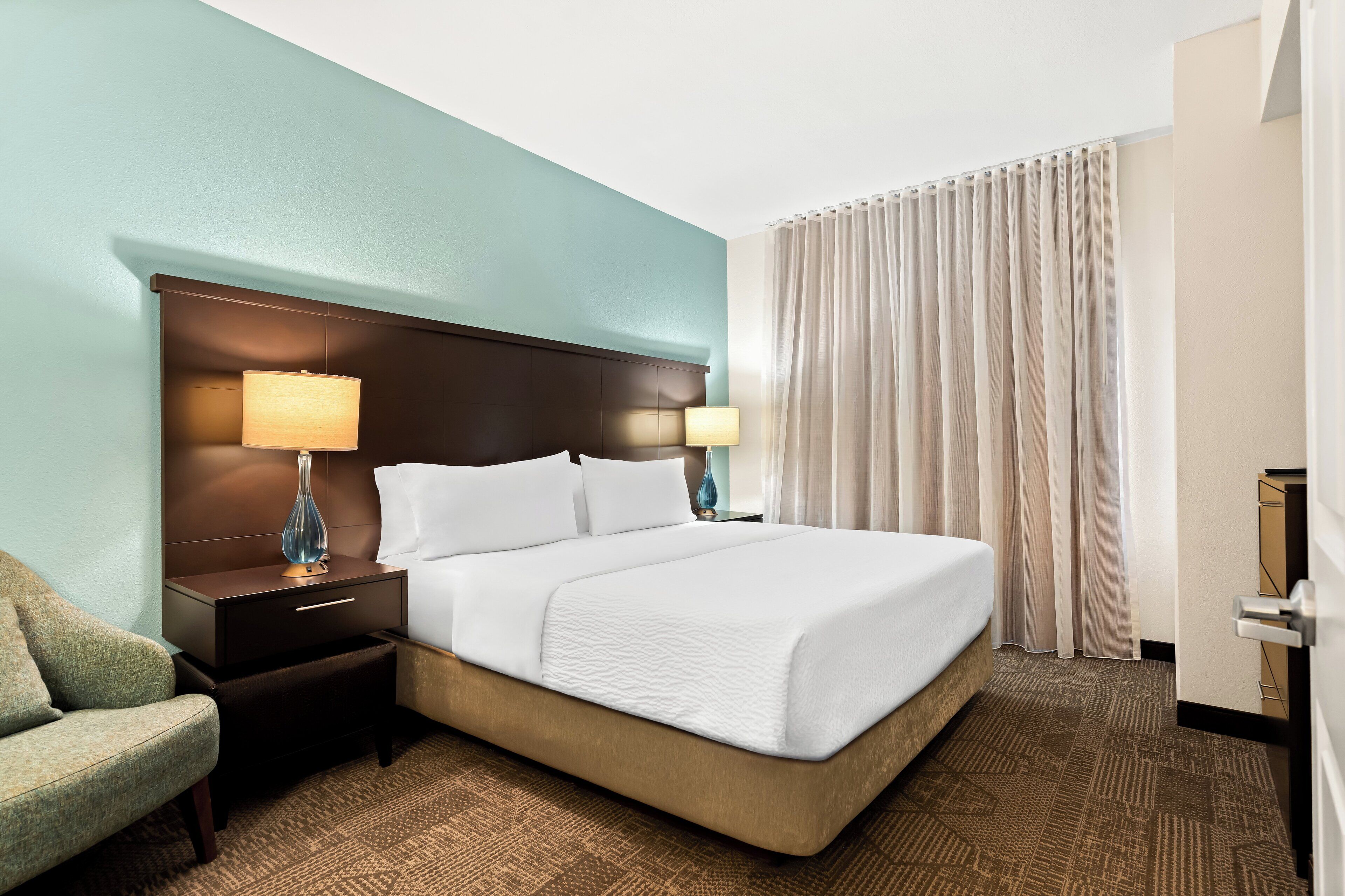 Roupas de cama antialérgicas, edredons de pluma, cofres nos quartos