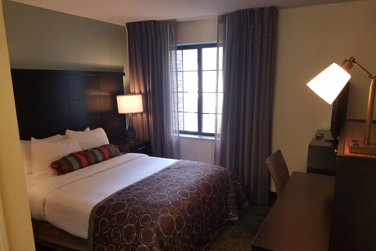 Suite, 2 Schlafzimmer, Küche | Allergikerbettwaren, Daunenbettdecken, Zimmersafe, Schreibtisch