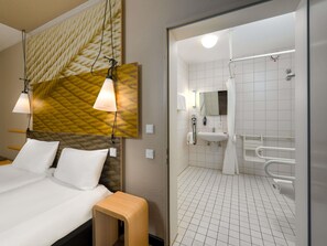 Standaard kamer, 2 eenpersoonsbedden, toegankelijk voor mindervaliden (Barrier Free) | Hypoallergeen beddengoed, pillowtop-bedden, een kluis op de kamer